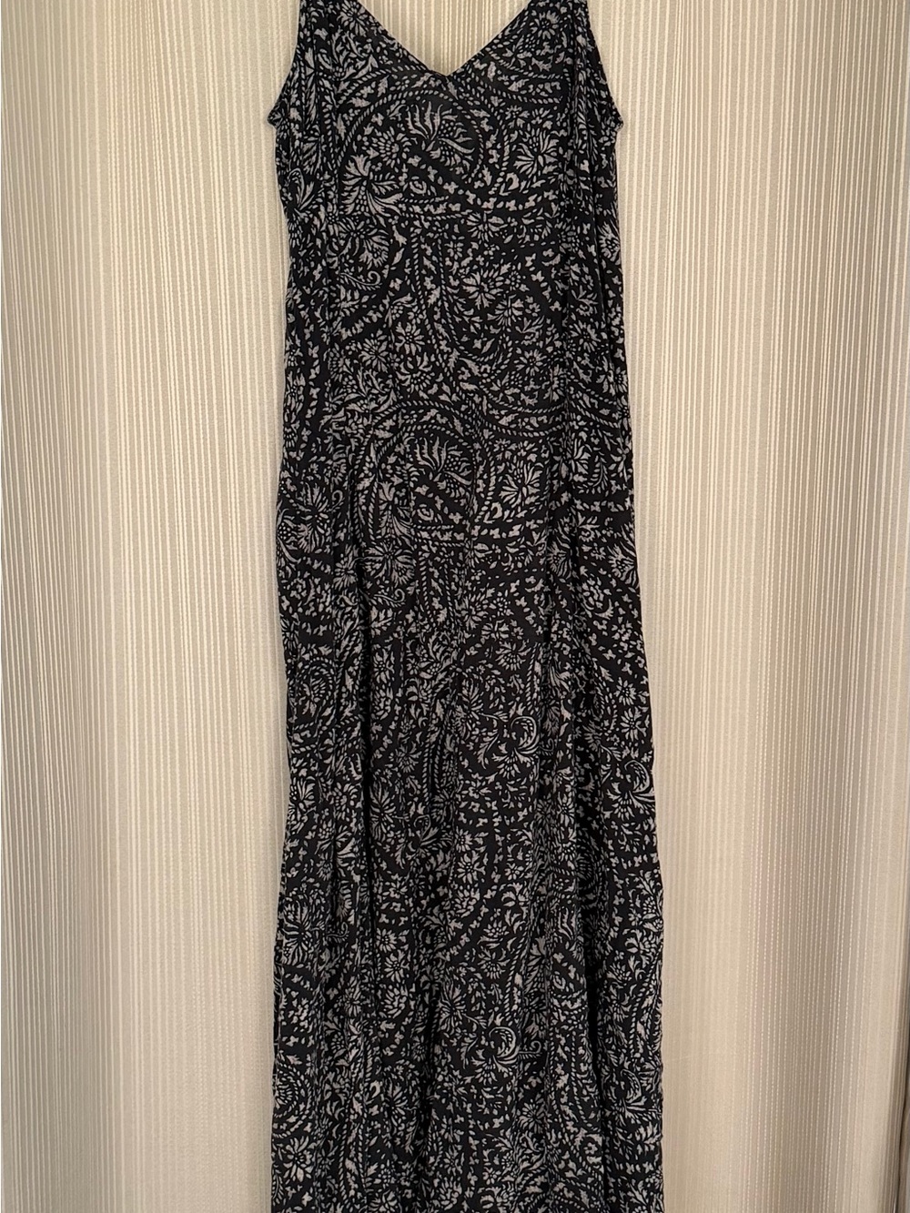 Abercrombie & Fitch Black Maxi Dress with White Paisley Print